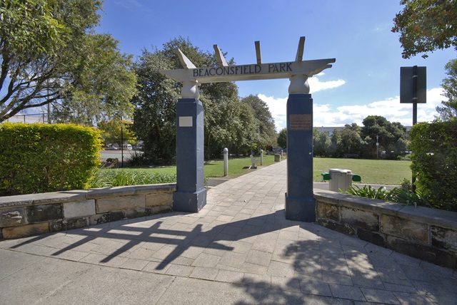Entrance to Beaconsfield Park