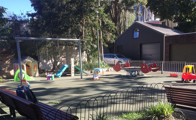 Hansom Cab Place Playground