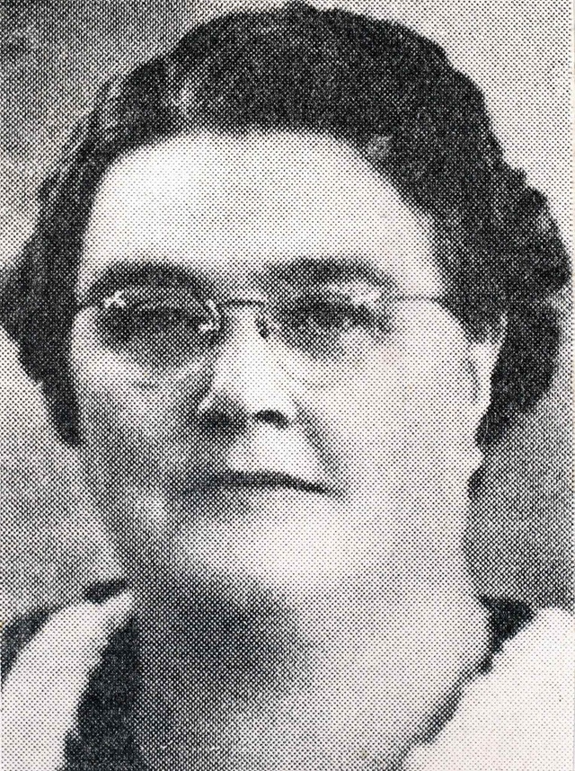 An historic photo of a woman.