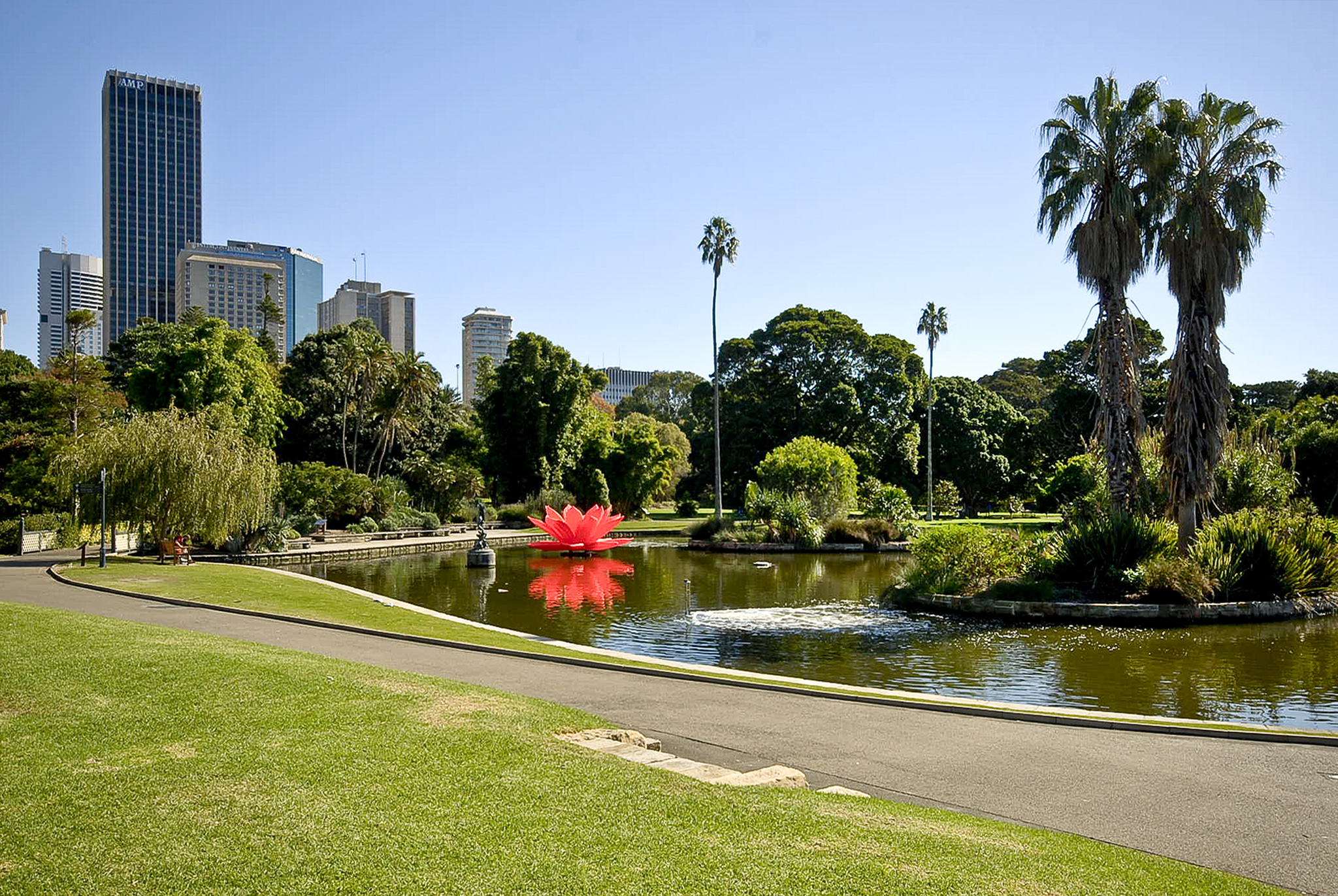 【携程攻略】悉尼皇家植物园景点,皇家植物园很大，里面树木森森草地茵茵，还有很多挂牌的鸟。可以从悉…