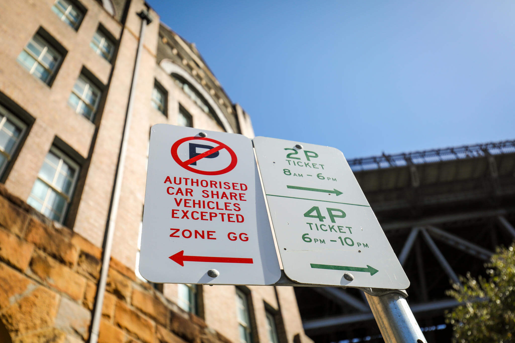 Report illegally vehicle parked City of Sydney